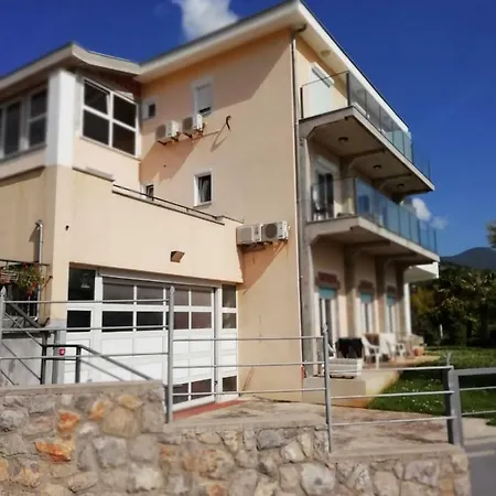 Kubo Πανσιόν 3*